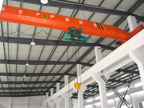 A8040 嘉定區(qū)江橋鎮(zhèn)曹安公路沿馬路近地鐵 465平單層帶行車(chē)廠房倉(cāng)庫(kù)出租