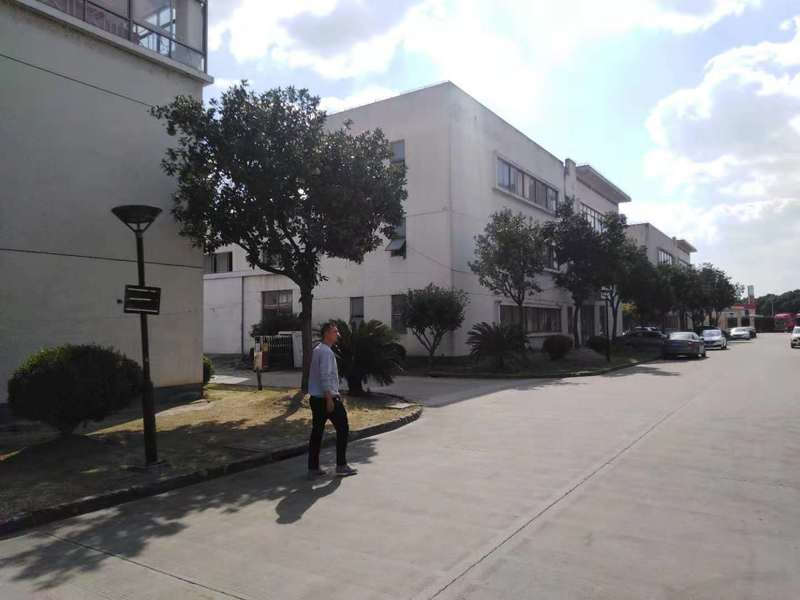 G2365上海閔行區(qū)都會路工業(yè)園區(qū) 3000平火車頭工廠房出租 600平起二三樓辦公室出租