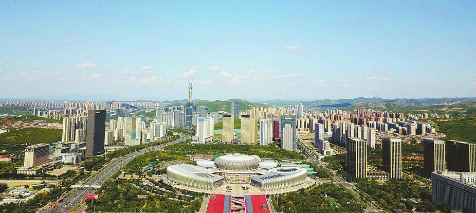 把牢高質(zhì)量發(fā)展方向踏上跨越發(fā)展快車道 泉城高歌奮進(jìn)揚(yáng)龍頭