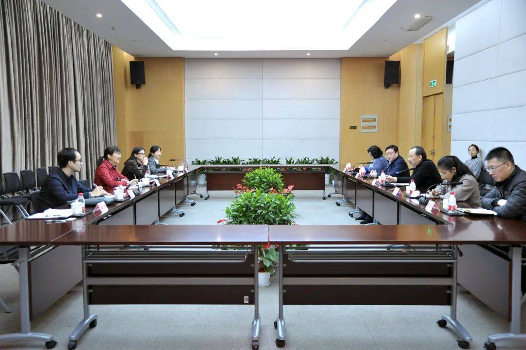 杭州市委組織部副部長虞文娟到中南集團調(diào)研黨建工作濱江區(qū)委常委、組織部長商麗萍陪同