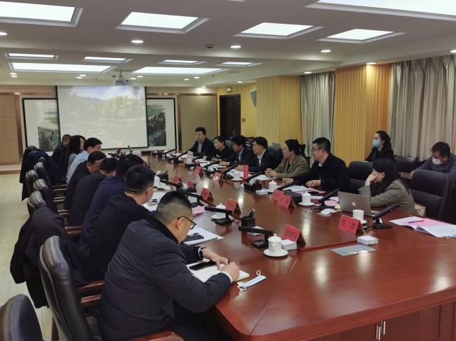 連厚舫一行拜訪(fǎng)烏魯木齊市天山區(qū)委書(shū)記李紹忠