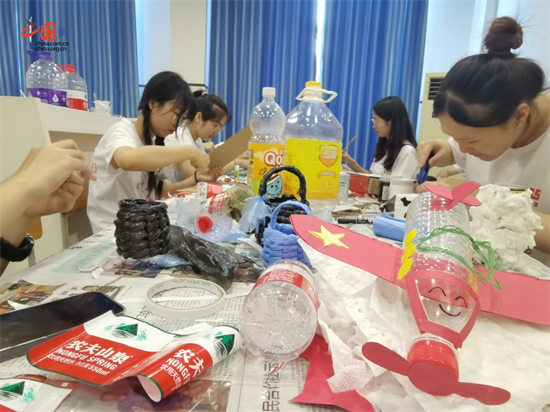 浙江：持續(xù)了17年的環(huán)?？破栈顒尤缃裼秩谌肓怂囆g元素